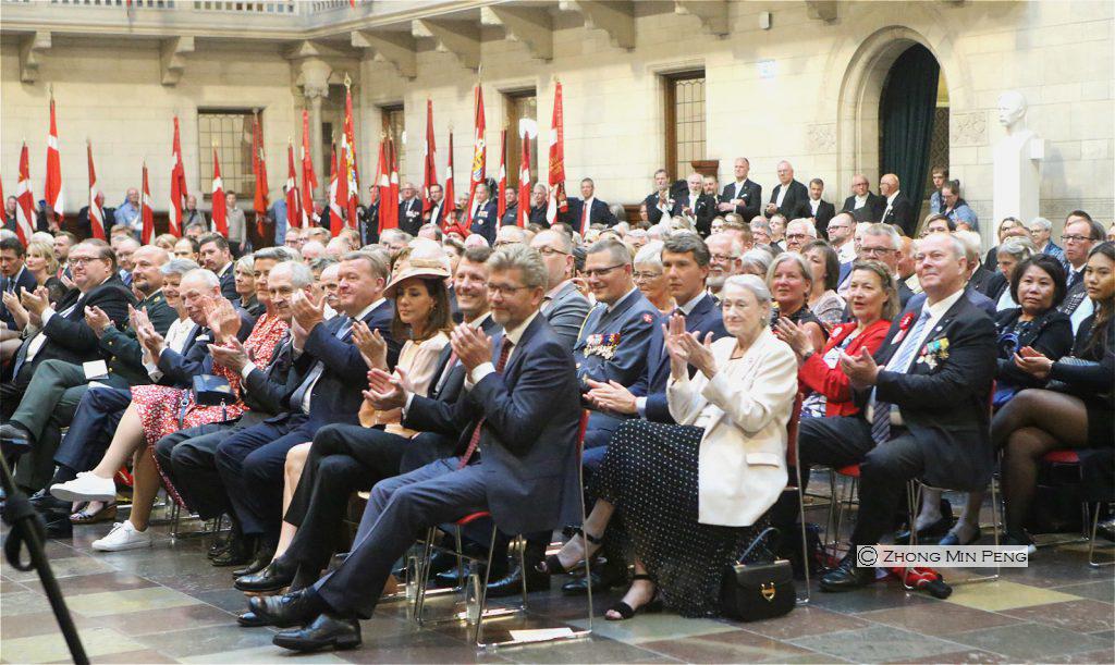 Prins Joachim og Prinsesse Marie af Danmark er til stede ved en festgudstjeneste paa Koebenhavns Raadhus