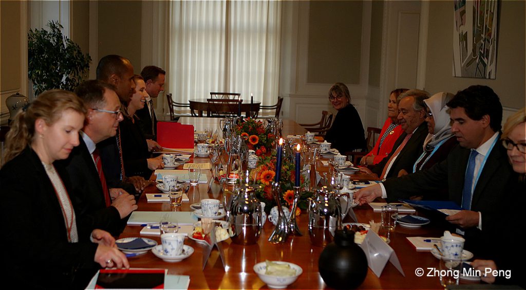 Prime Minister and Secretary of General in a dinnermeeting