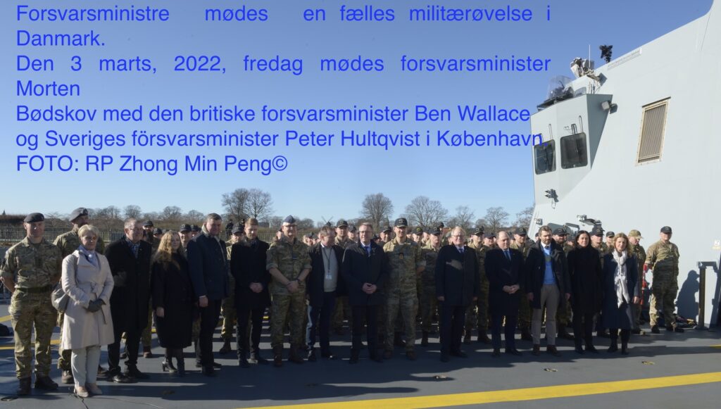 Den svenske forsvarsminister Peter Hultqvist (S) blev budt velkommen ombord på den danske fregat Niels Juel