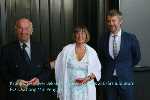 Kronprinsen af Danmark overrakte Veterinærskolens 250-års jubilæum