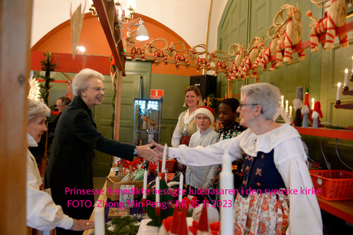 Prinsesse Benedikte af Danmark besøgte julebasaren i den svenske kirke